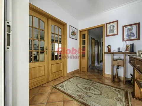 Maison dans village 4 Chambre(s)