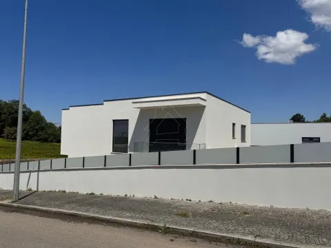 Moradia isolada Souto T4
