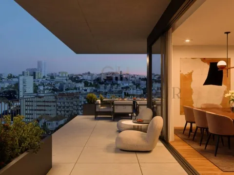 T1 com Terraço Exclusivo em Gaia