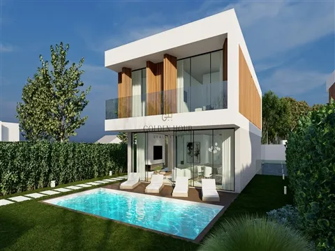 Moradia T4 de Luxo em Canidelo: Qualidade Superior a 1 Minuto da Praia | Golden Hour Real Estate