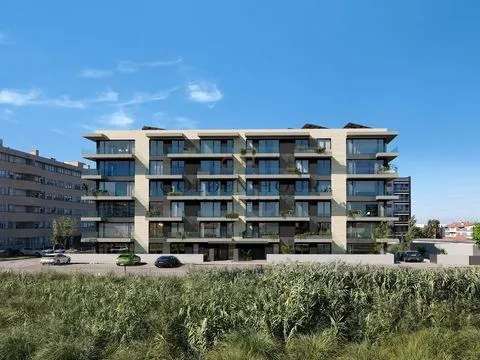 T3 à venda em Santa Marinha com varanda