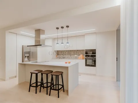 Penthouse T4 Duplex de Luxo em Gaia | Golden Hour Real Estate