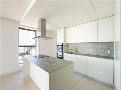 Penthouse T4 Duplex de Luxo em Gaia | Golden Hour Real Estate