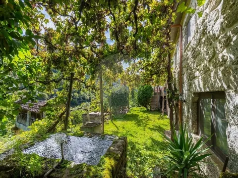 Moradia T4 para venda