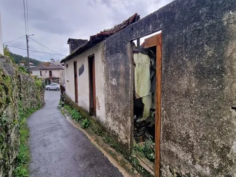 Moradia T8 para venda