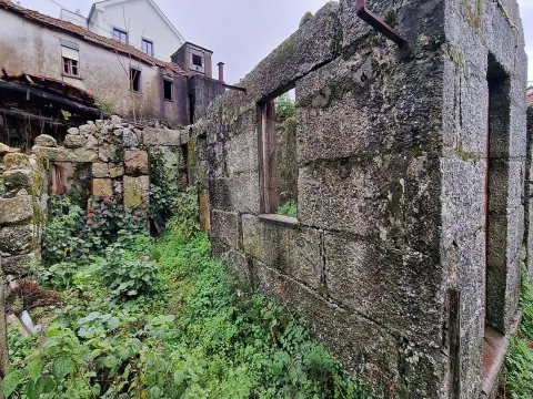 Moradia T8 para venda