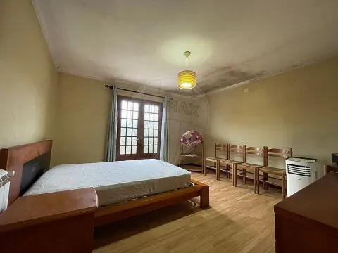 Moradia T4 para venda