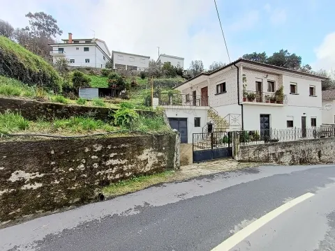 Moradia T5 para venda