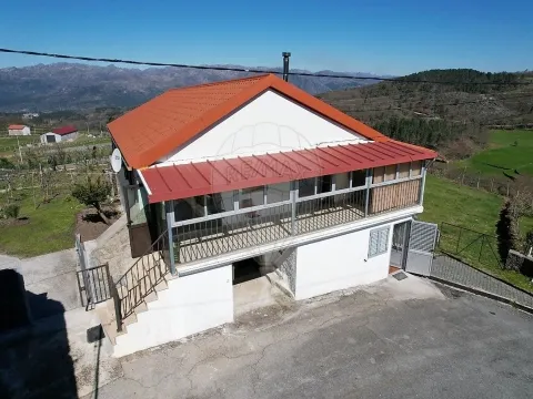 Moradia T4 para venda