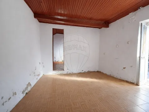 Moradia T2 para venda