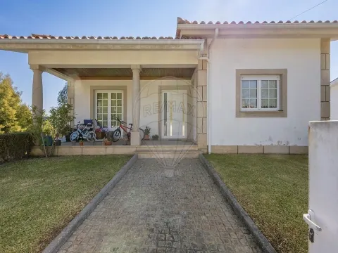 Moradia T4 para venda