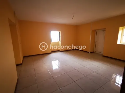 Arrendamento de andar moradia T3 em Cambeses Barcelos