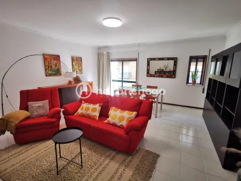 Apartamento T3 mobilado para arrendamento em Barcelos