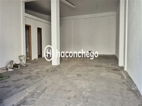 Garagem e Estacionamento Fechado no centro da cidade de Barcelos