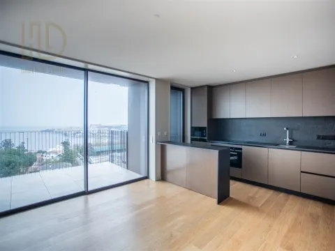 T3 Duplex Penthouse | Sea & River Views | Jardins da Arrábida