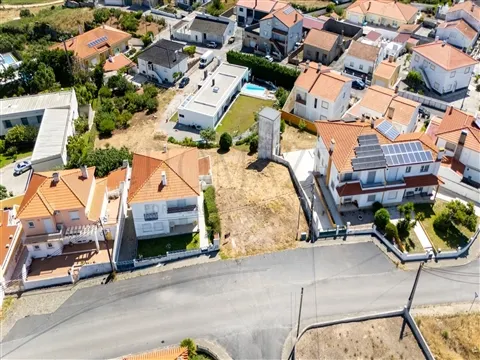 Urban plot just 5 minutes from Areia Branca Beach!