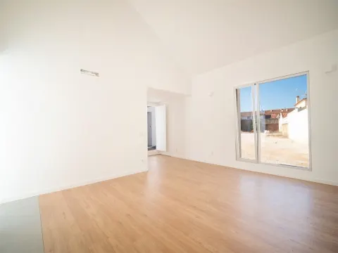 Moradia T2 a 2 minutos da Praia da Areia Branca