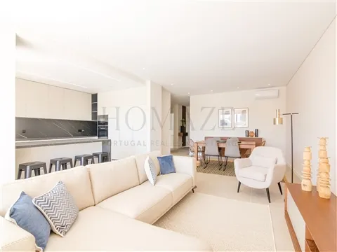 Conforto e design junto à praia - Moradia T4+1 Areal Lourinhã