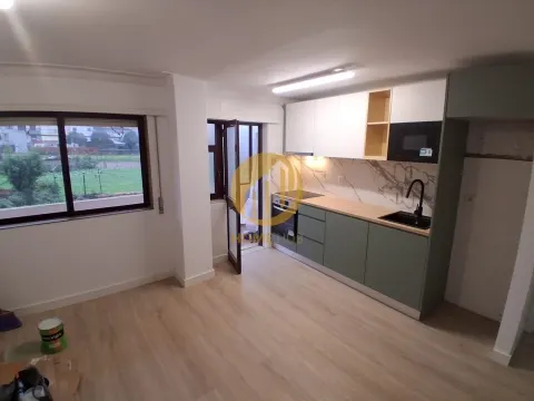 Apartamento T2, Renovado, Electrodomésticos novos incluídos 