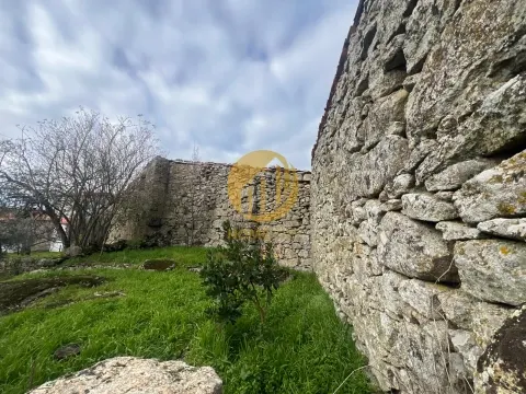 Moradia para Restaurar T5