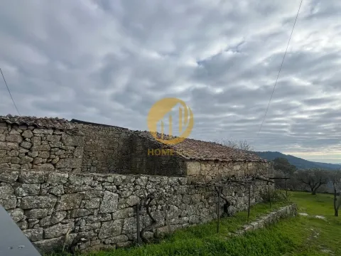 Moradia para Restaurar T5