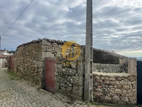 Moradia para Restaurar T5