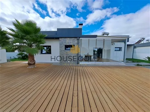 Moradia em Marinhais (MR-317)  3 Quartos | Terreno com 2.642 m²