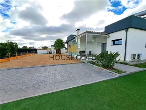 Moradia em Marinhais (MR-317)  3 Quartos | Terreno com 2.642 m²