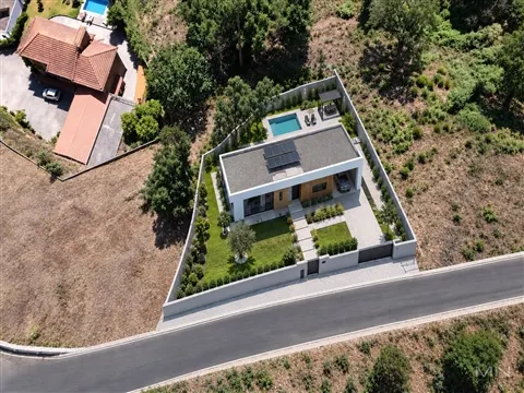 Terreno Exclusivo de 1.600 m² com Vista Panorâmica para o Rio Douro | Melres, Gondomar