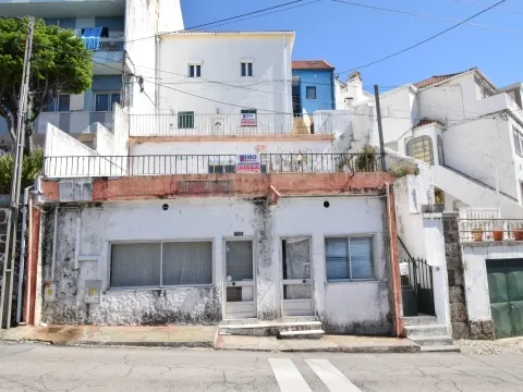 Investimento - Edifício c/ 2 Apartamentos T2 e espaço comercial - Covilhã