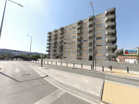 Apartamento T2 - Junto aos Terraços do Rio - Coimbra