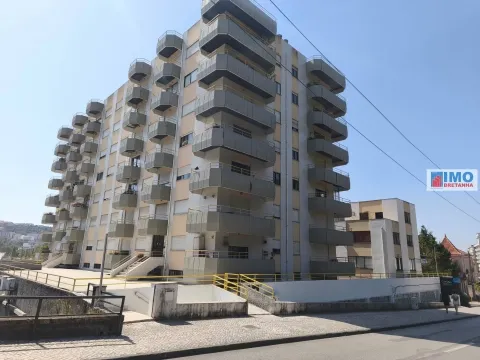 Apartamento T2 - Junto aos Terraços do Rio - Coimbra