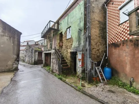 Moradia c/ Projecto de Recuperação - Roxo - 15 min de Coimbra