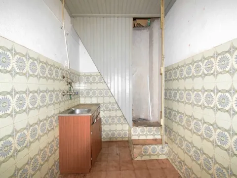 Detached house to restore T2