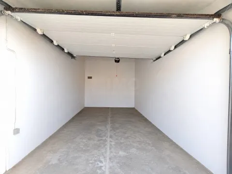 Garagem - Rua da Saudade - Covilhã