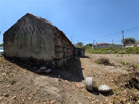 Moradia para Restauro Total em Lordelo, Guimarães