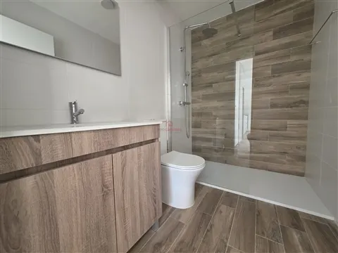 Andar Moradia T1 para Arrendamento em Lordelo, Guimarães