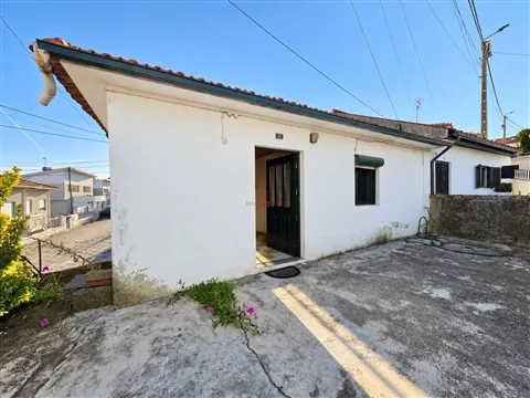 Moradia T2 em Lordelo, Guimarães