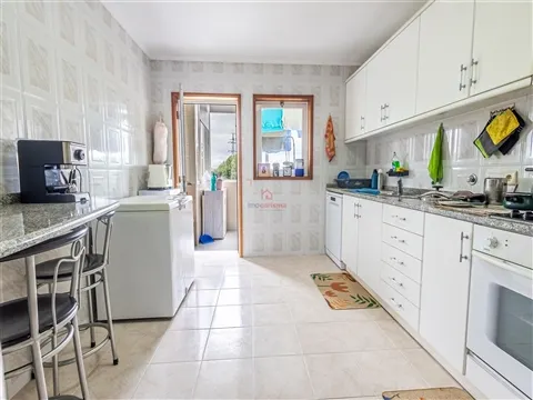 Andar Moradia T2 no Centro de Vila das Aves, Santo Tirso