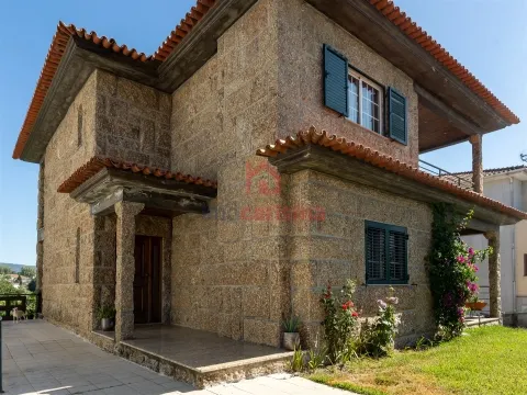 Luxury Individual T4 House in Brito, Guimarães