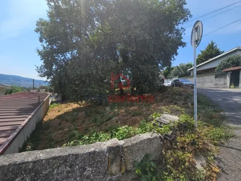 Lote de terreno para construção com 560m2 em Lordelo, Guimarães
