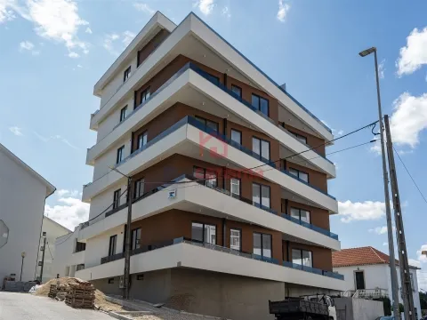 Apartamento T3 Novo, No Último Piso, Centro de Paços de Ferreira