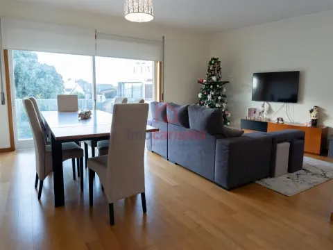 Apartamento T3 a 200m da praia Pedras do Corgo em Lavra, Matosinhos