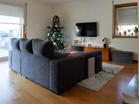 Apartamento T3 a 200m da praia Pedras do Corgo em Lavra, Matosinhos