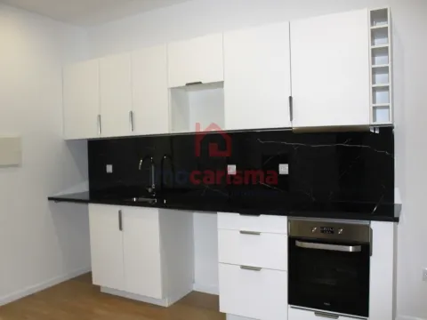 Apartamento T0 Totalmente Remodelado no Centro de Santo Tirso
