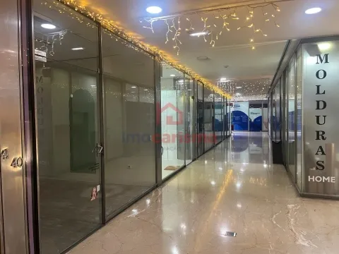 Loja no São Francisco Centro Para Arrendamento em Guimarães