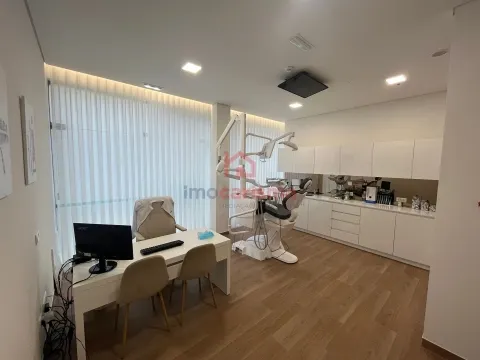Clínica Dentária e Clínica Médica para Venda em Santo Tirso