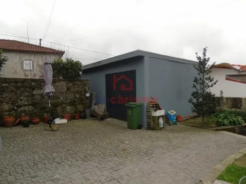 Moradia T3 Remodelada em Vila das Aves, Santo Tirso