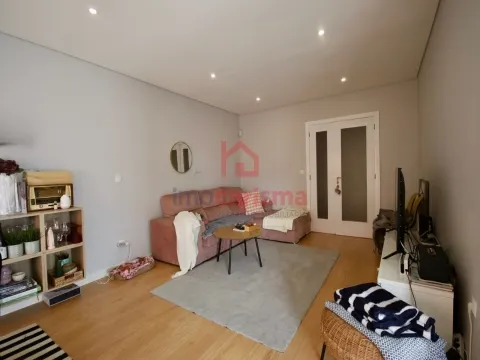 Apartamento T4 em Vila das Aves, Santo Tirso