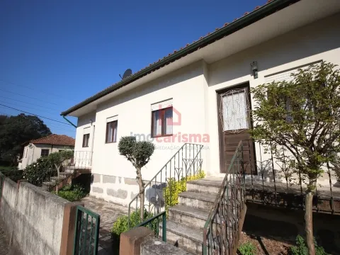 3+1 Bedroom House in Vila das Aves, Santo Tirso